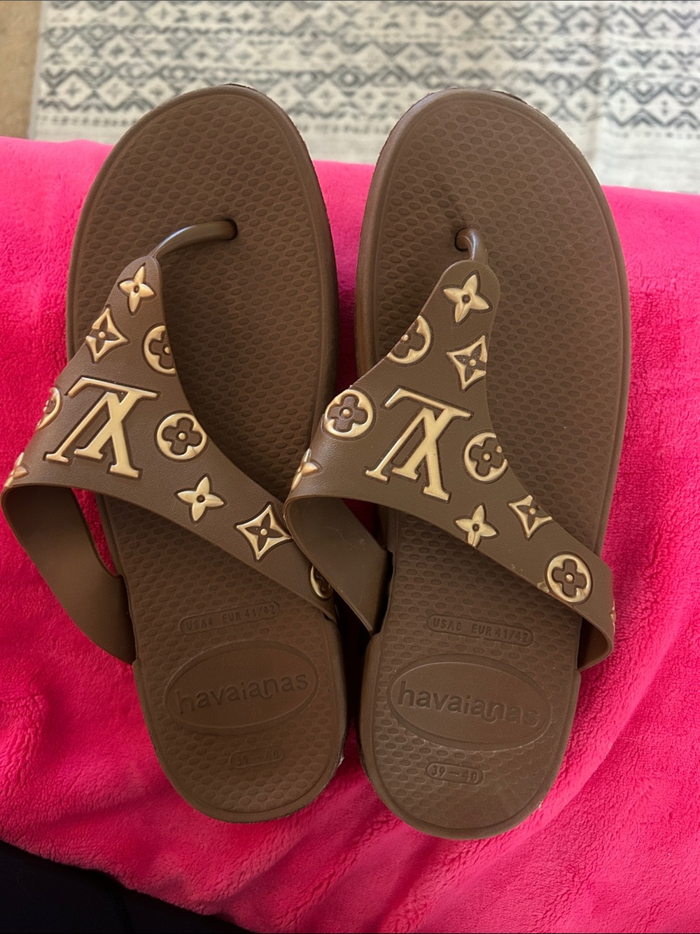 Havaianas Brown Logo Flip Flops